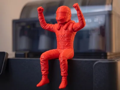 082 Sitting Champion Racing Driver