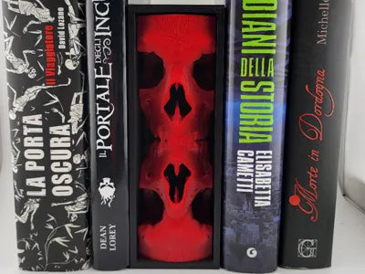book nook skull kiss