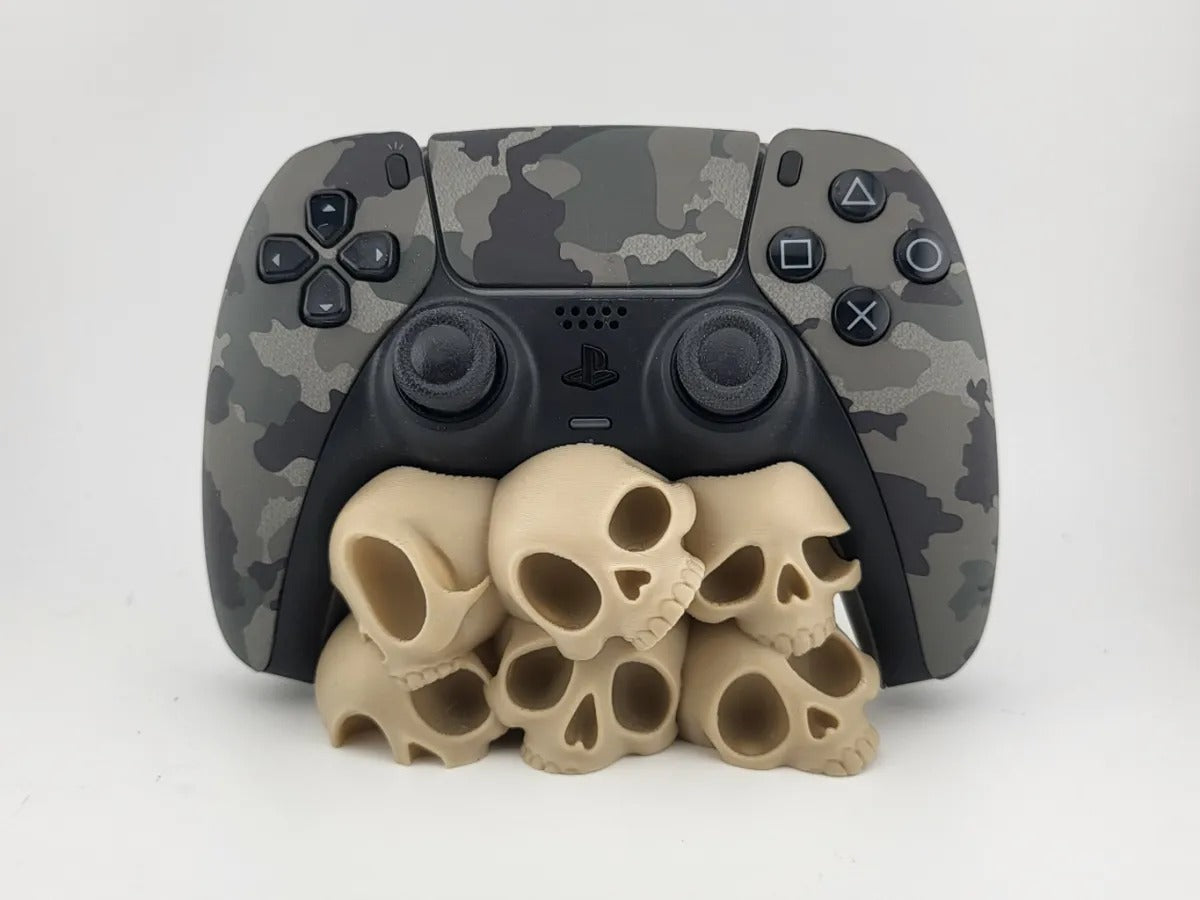 PS5 Skull Controller Stand Gaming Desk Decor_01