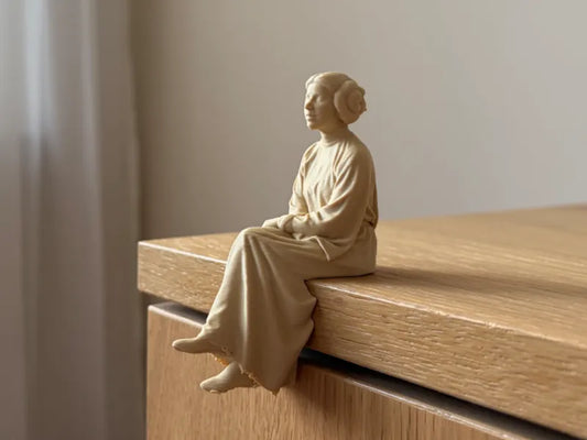 055 Princess Leia Sitting on Ledge Shelf  Star Wars