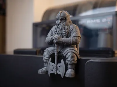 063 Gimli - Monitor Topper Desk Buddy