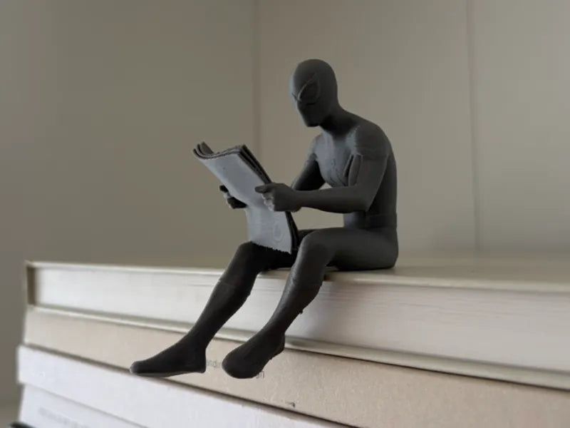 082 Spiderman Reading Newspaper Shelf Figure