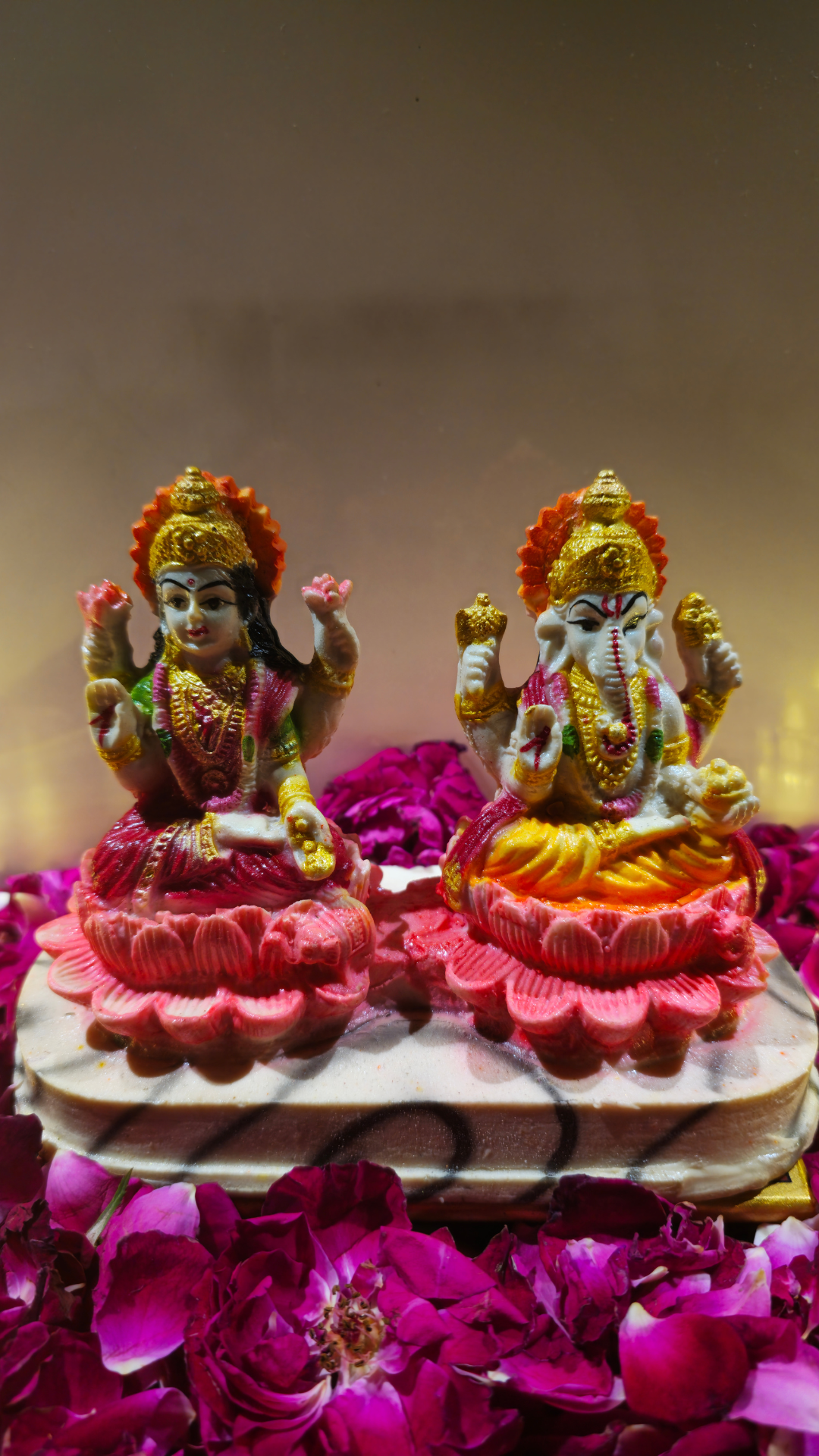 Lakshmi Ganesha Murti-With Free 1 Pc Lakshmi Ganesha Water Sensor Diya